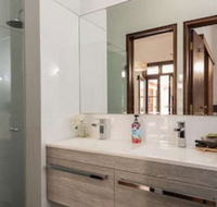 Fairway Manor Accommodation - Accommodation Gladstone