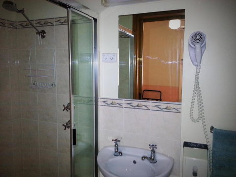 Sonbern Lodge Motel - Accommodation Gladstone 1