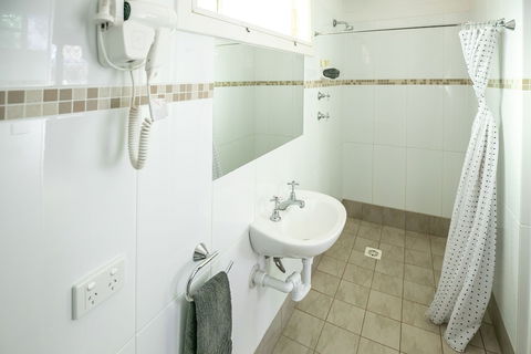 Glen Helen Lodge - Accommodation Gladstone 4