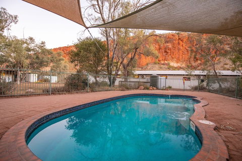 Glen Helen Lodge - Accommodation Gladstone 2