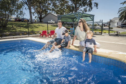 Hahndorf Resort - Accommodation Gladstone 2