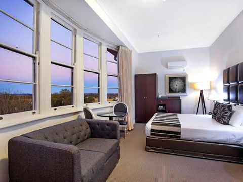 Monte Pio Hotel & Conference Centre - Accommodation Gladstone 1