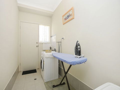 All Seasons' Escape Port Elliot - Accommodation Gladstone 3