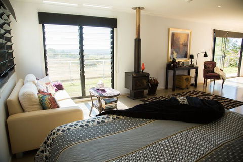 Deshons Retreat - Accommodation Gladstone 2