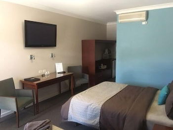 Pastoral Hotel Motel - Accommodation Gladstone 0