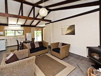 Riverway Chalets - Accommodation Gladstone 1