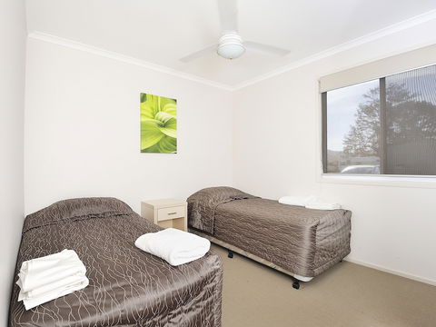 NRMA Lake Somerset Holiday Park - Accommodation Gladstone 2
