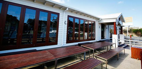 Torquay Hotel / Motel - Accommodation Gladstone 4