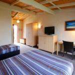 Torquay Hotel / Motel - Accommodation Gladstone 0