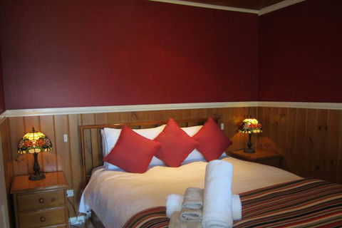 Willowlake Cottages - Accommodation Gladstone 4
