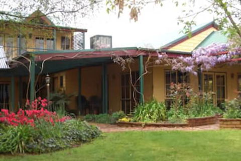 Willowlake Cottages - Accommodation Gladstone 0