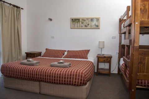 Delatite Apartments Timbertop & Fir - Accommodation Gladstone 6