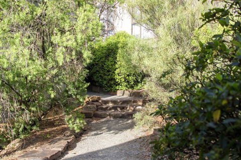 Delatite Apartments Timbertop & Fir - Accommodation Gladstone 1