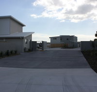 Direct Hotels - Breeze on Brightwater - Accommodation Gladstone