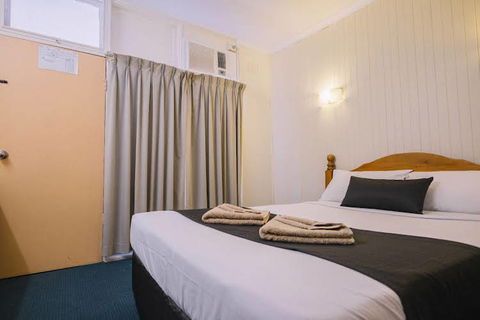 London Motor Inn - Accommodation Gladstone 1