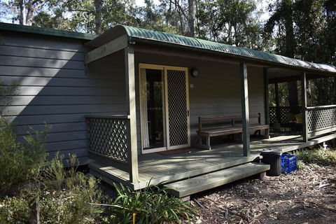 Jervis Bay Cabins & Hidden Creek Campsite - Accommodation Gladstone 2