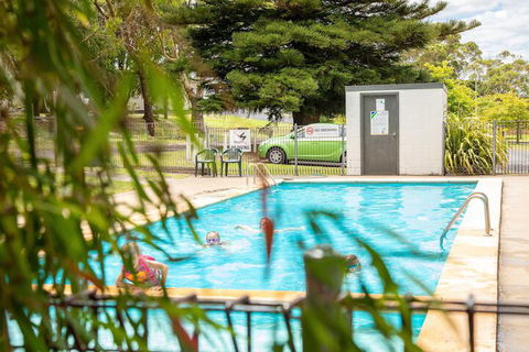 Blue Lake Holiday Park - Accommodation Gladstone 3