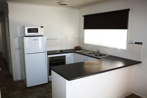 A-line Holiday Park - Accommodation Gladstone 3