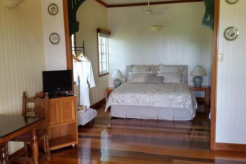 Foxwell Park Lodge & Restaurant - Accommodation Gladstone 3