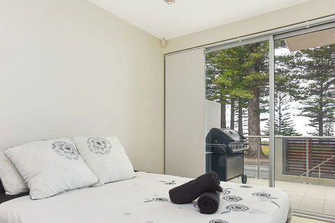 Breeze Beachfront Apartments - Accommodation Gladstone 7
