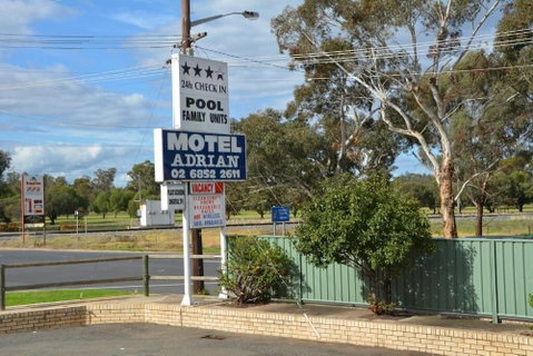 Adrian Motel - Accommodation Gladstone 3