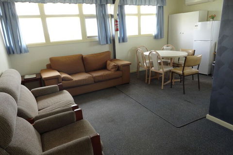 High View Family Cottages - Accommodation Gladstone 5