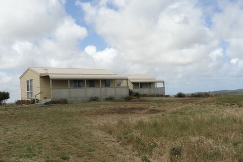 High View Family Cottages - Accommodation Gladstone 4