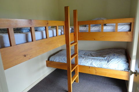 High View Family Cottages - Accommodation Gladstone 7