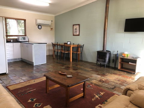 Country Cottages Of Bridgetown - Accommodation Gladstone 2