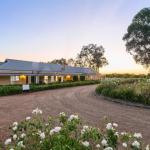 Vinden Estate Homestead - Accommodation Gladstone 0