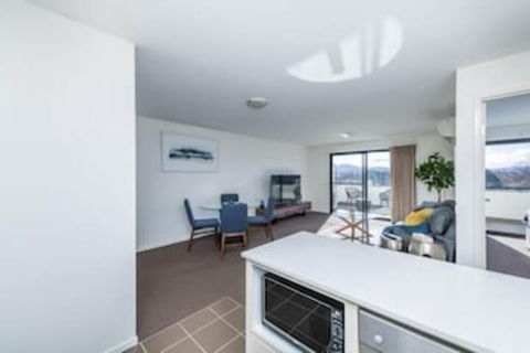 Accommodate Canberra - Century - Accommodation Gladstone 2