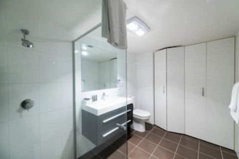 Accommodate Canberra - Century - Accommodation Gladstone 3