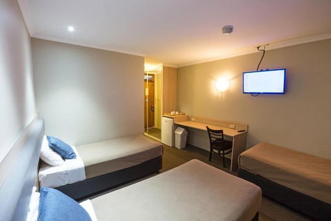 Lakeview Hotel Motel - Accommodation Gladstone 2