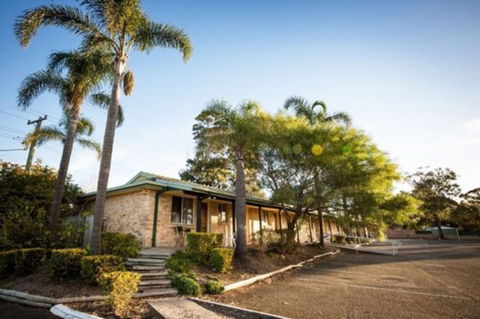 Lakeview Hotel Motel - Accommodation Gladstone 0