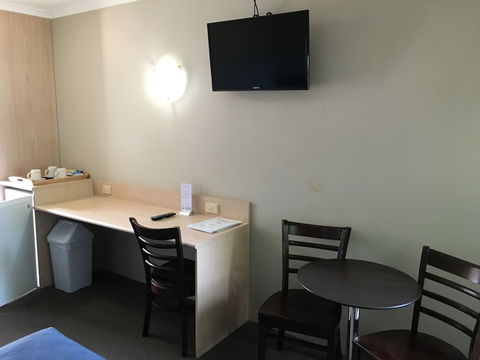 Lakeview Hotel Motel - Accommodation Gladstone 4