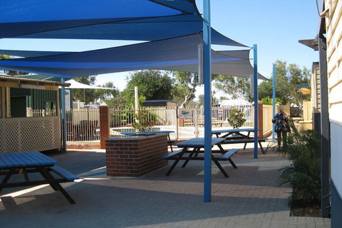 Coral Coast Tourist Park Carnarvon - Accommodation Gladstone 1