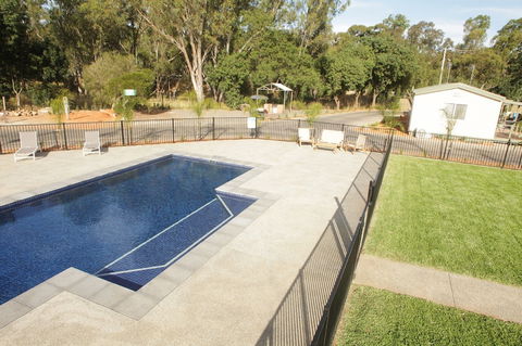 Riverside Cabin Park - Accommodation Gladstone 1