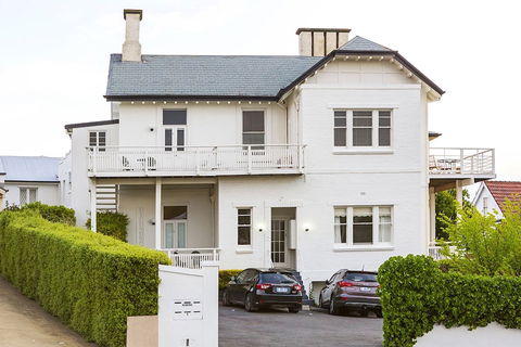Highbury Apartments - Accommodation Gladstone 1