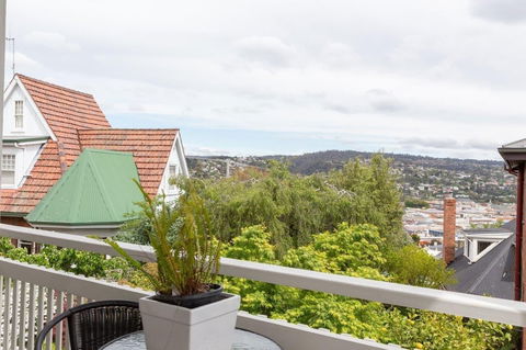 Highbury Apartments - Accommodation Gladstone 4