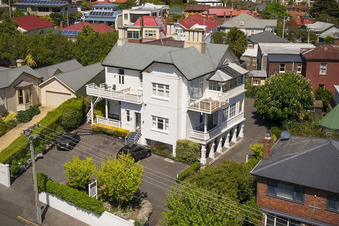 Highbury Apartments - Accommodation Gladstone 3