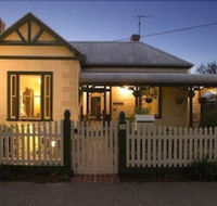 Foxgloves B  B - Accommodation Gladstone