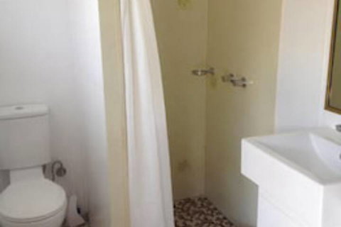 Anglesea Lodge - Accommodation Gladstone 6