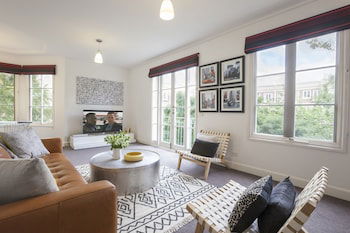 BOUTIQUE STAYS - Wellington Mews - Accommodation Gladstone 1