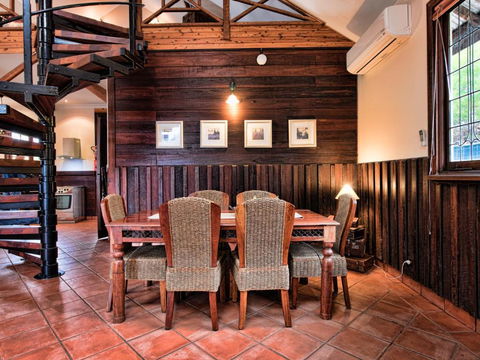 Oak Tree Barn Bridgetown - Accommodation Gladstone 1