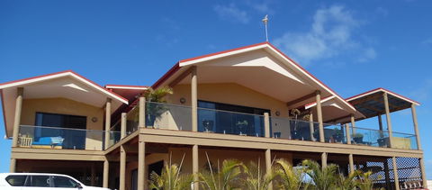 On The Deck @ Shark Bay - Accommodation Gladstone 0