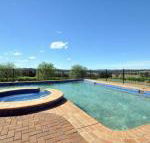 Beggars Bridge Vineyard Homestead w / pool  wifi  tennis  vineyard - Accommodation Gladstone