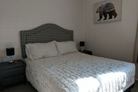 Lake Bolac Motel - Accommodation Gladstone 0