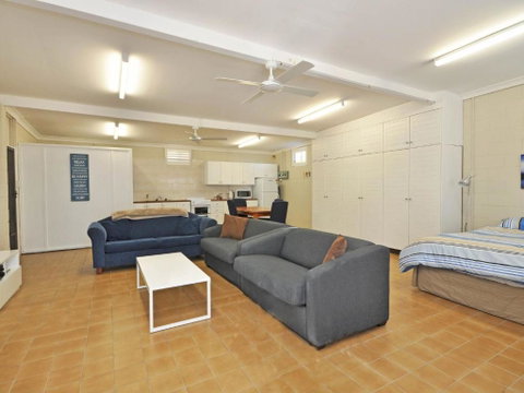 The Studio On The Lake At Fishing Point Lake Macquarie Honestly Put The Line In & Catch Fish - Accommodation Gladstone 1