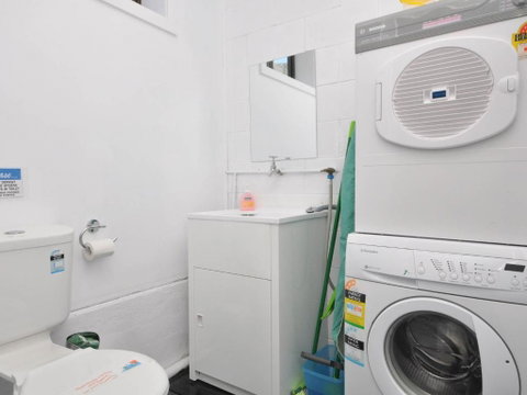 The Studio On The Lake At Fishing Point Lake Macquarie Honestly Put The Line In & Catch Fish - Accommodation Gladstone 6