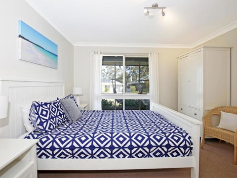 Hayes Beach House Jervis Bay Pet Friendly Award Winner Fireplace - Accommodation Gladstone 5
